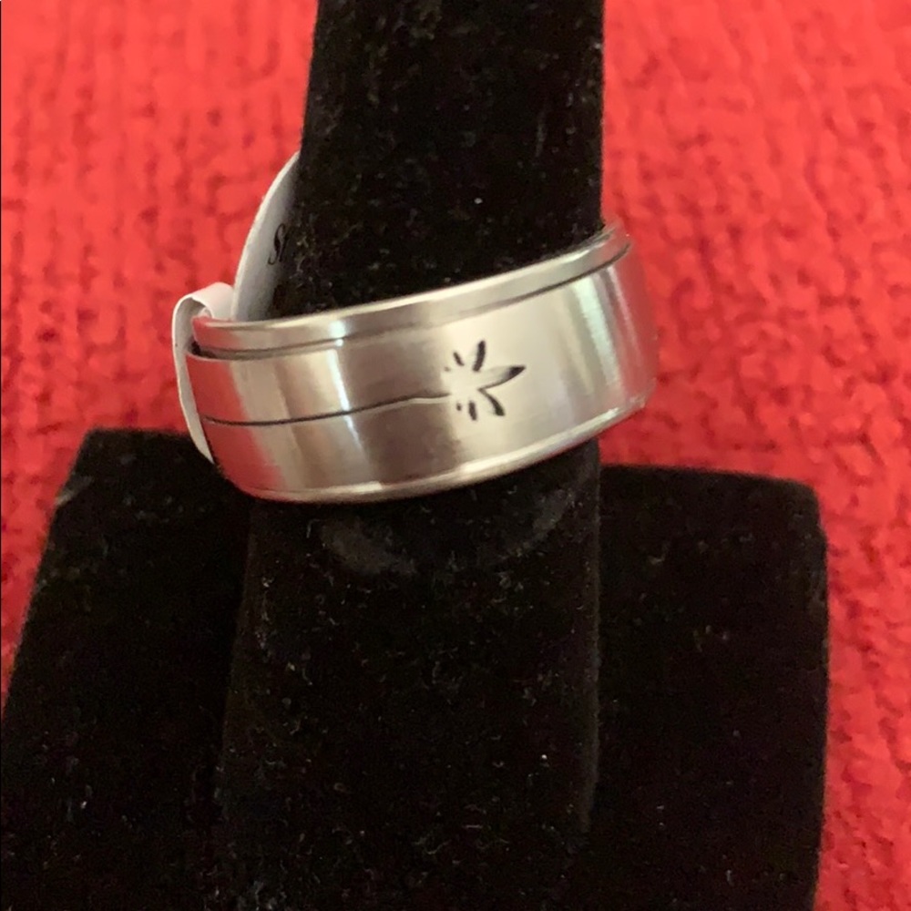 Cannabis Leaf Ring – 💕— Perfect for you!!